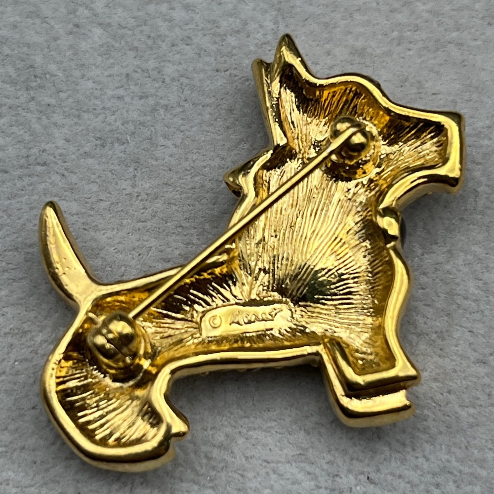 Monet Scottie Dog Puppy Brooch, gold tone, enamel and rhinestones 1.3 inches - Picture 4 of 6